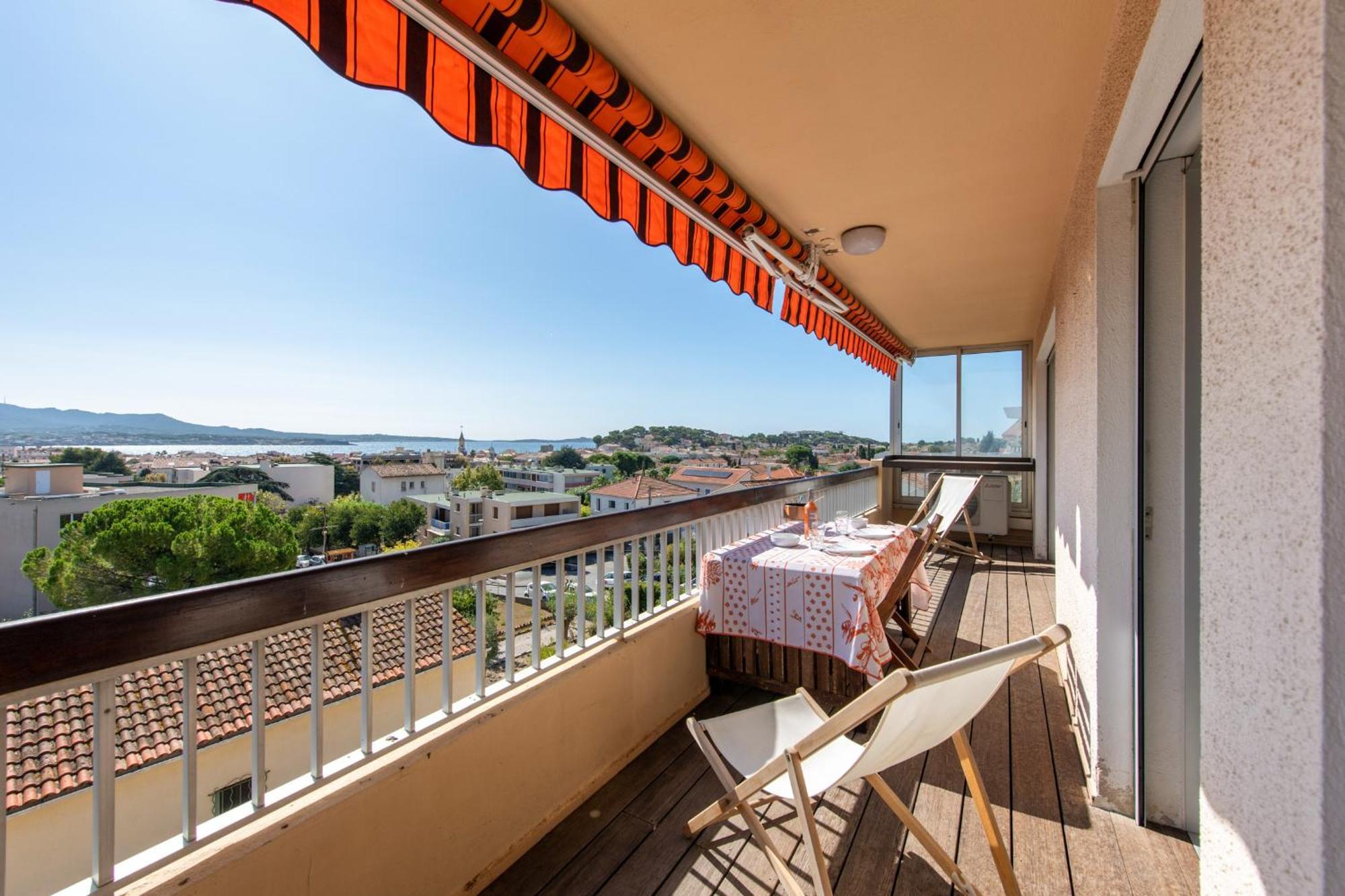 Le Cadet - Vue Panoramique Ville Et Baie De Sanary Sur Mer, Parking & Terrasse - 2 A 4 Pers Bagian luar foto